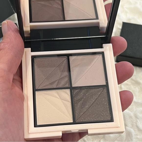 LASH STAR bundle eyeshadow, heated lash curler, brow pencil, concealer brush - Picture 2 of 7